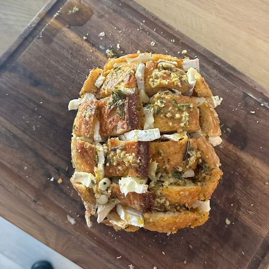 Cranberry Brie Pull-Apart Sourdough Bread