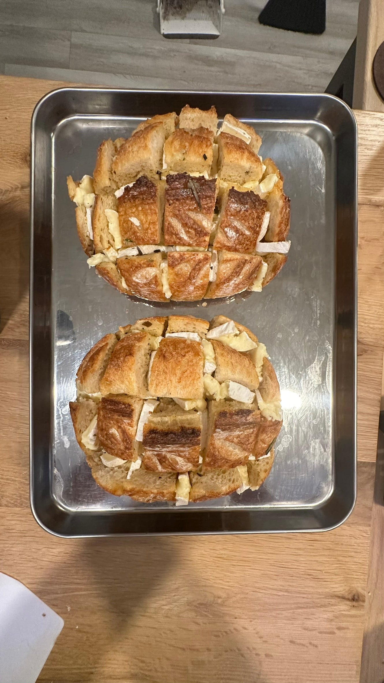 Bread Cranberry Brie Pull-Apart Sourdough Bread