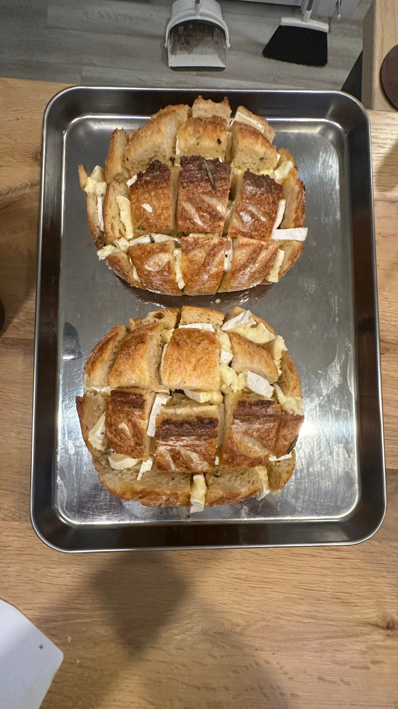 Bread Cranberry Brie Pull-Apart Sourdough Bread